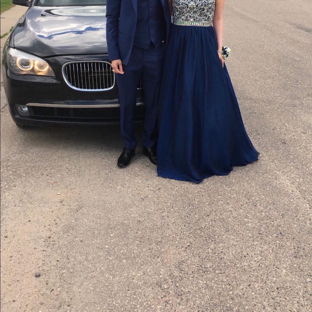 Grad dress - Picture 3 of 3
